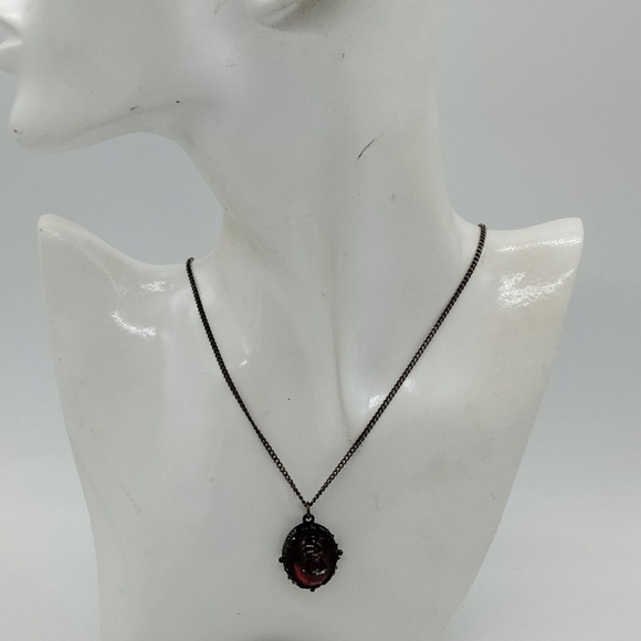 (R901) Chanel Pendant Necklace Silver Reds - Picture 7 of 7